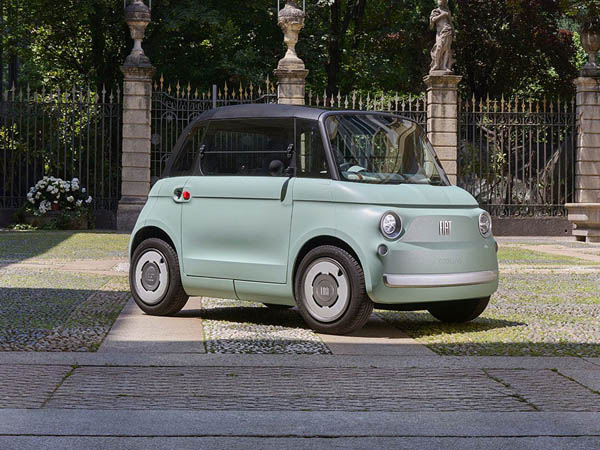 Fiat Topolino vue de 3/4 avant droit. La petite voiturette légère, maniable et accessible dès 14 ans.