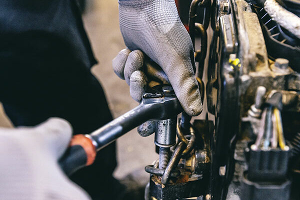 Recyclage automobile - Dans le cadre de ses engagements, Stellantis met tout en œuvre pour récupérer les matériaux de ses véhicules usagés afin de pouvoir recycler les pièces auto.